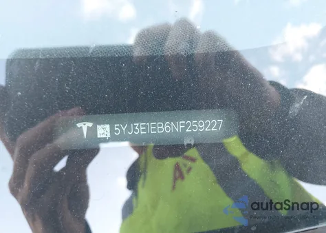 2022 Tesla Model 3 Long Range Dual Motor All-Wheel Drive z USA, uszkodzony, nr VIN 5YJ3E1EB6NF259227